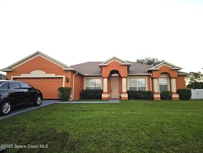 Primary Photo - 532 Arcadia Ave NE