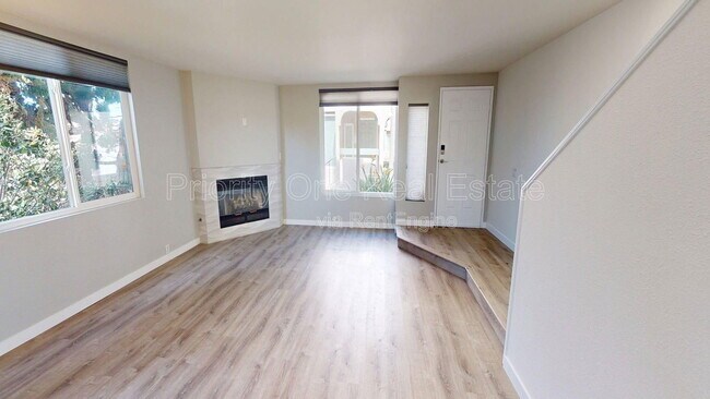 Building Photo - 4070 Riviera Dr