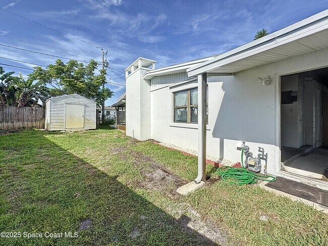 Building Photo - 205 Bimini Dr