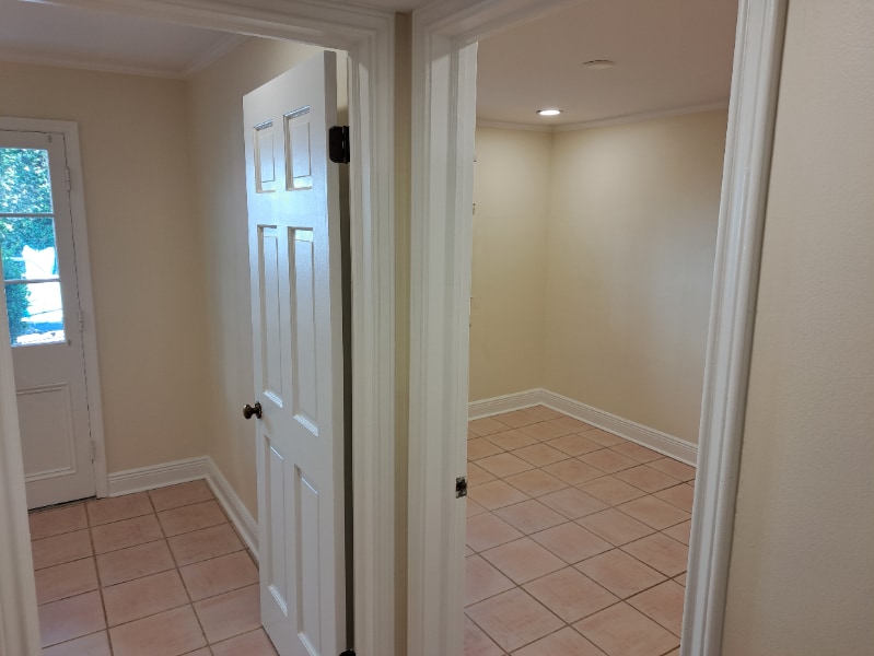 Building Photo - 617 Dauphine St