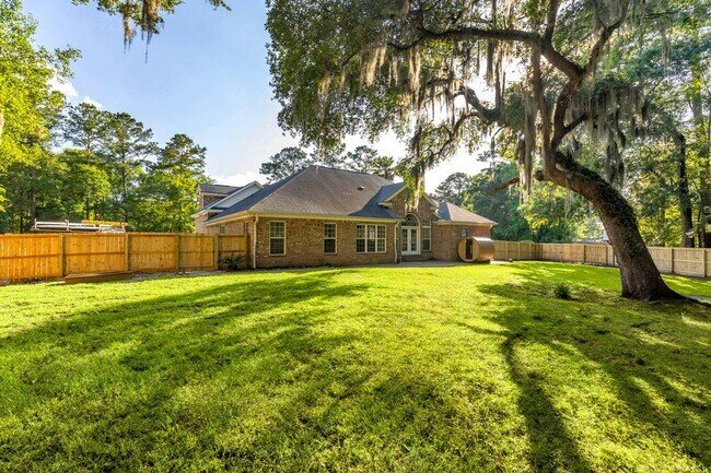 Building Photo - Gorgeously Updated 4 Bed/3.5 Bath in Tranquilla Hall - Buckhead