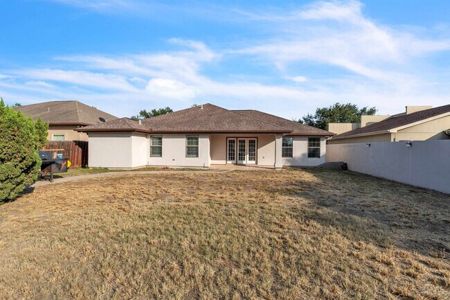 Building Photo - 3814 Sandcliff Dr