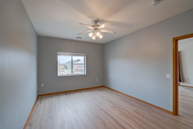 Building Photo - 301 Harbour Town Dr