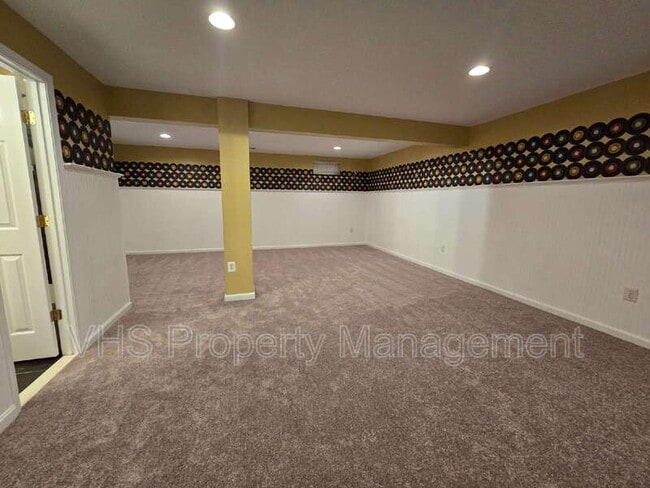 Building Photo - 2520 Post Oak Dr