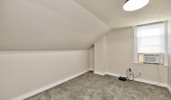 Building Photo - 1517 Hawthorne Ave