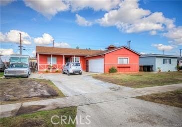 Primary Photo - 1637 W Woodcrest Ave