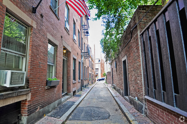 Historic, charming and centrally located Beacon Hill apartment - 46 Cedar Lane Way