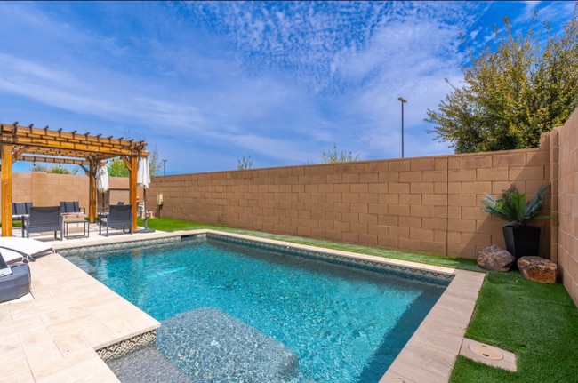 Building Photo - 5379 S Tatum Ln