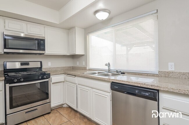 Building Photo - 5141 Shadow Hill Drive, Las Vegas, NV 89120