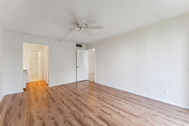 Building Photo - 250 NW 67th St