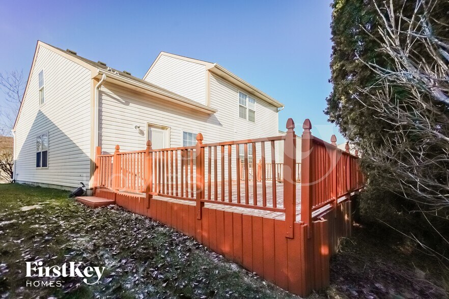 Building Photo - 1435 Blue Brook Way