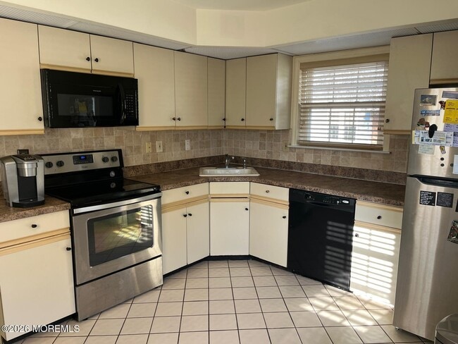 Building Photo - 27C Benjamin Franklin Dr