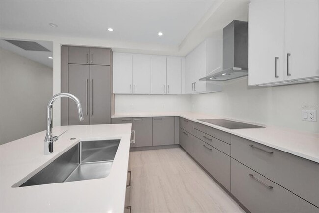 Building Photo - 275 1st Ave S