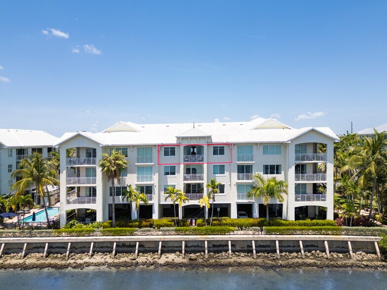 Building Photo - 275 NW Flagler Ave