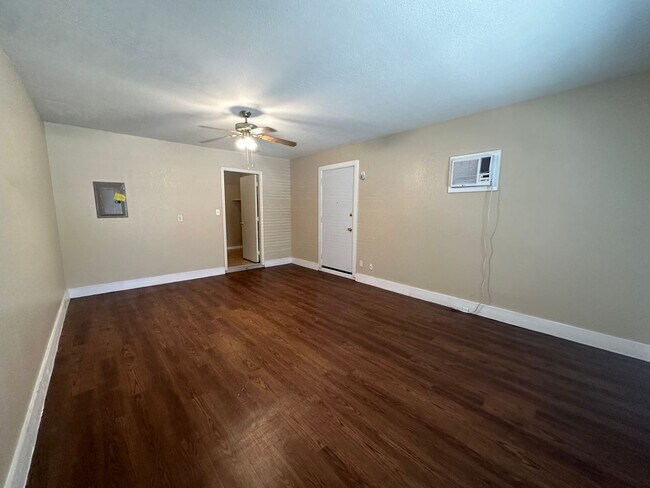 Building Photo - 8411 Jaclyn Park