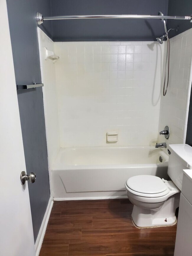 Building Photo - Dual Suite Comfort: 2BR/2BA Townhouse with Washer/Dryer Included