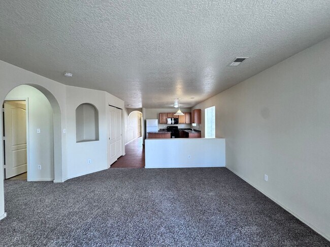 Building Photo - 760 Deerbrush Ct SW