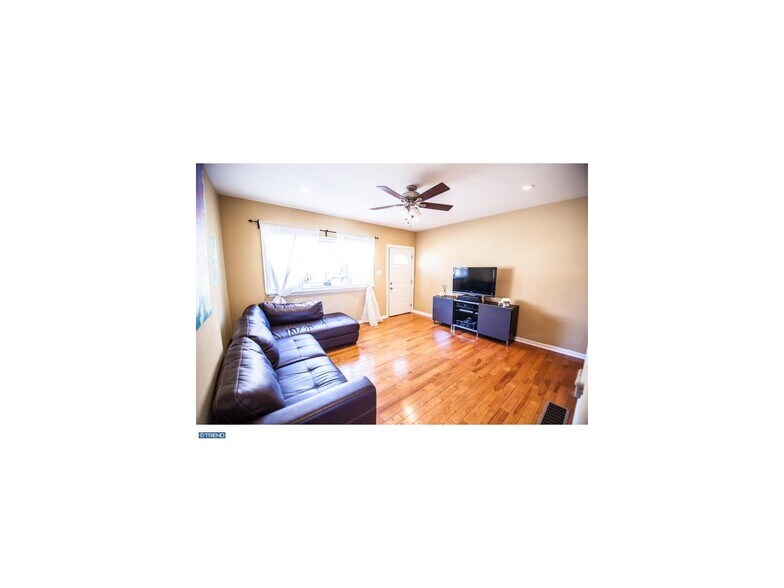 Living Room - 703 E Hector St