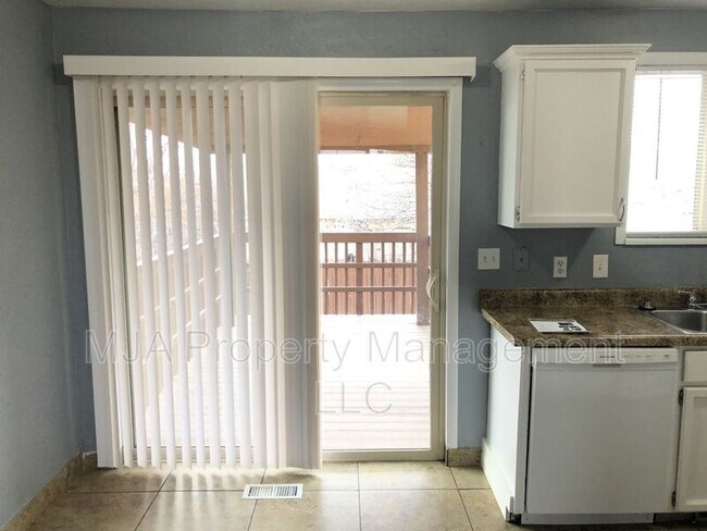 Building Photo - 5943 Lodestone Ave
