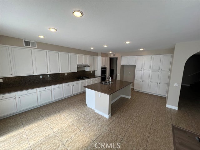 Building Photo - 6686 Sand Dunes St