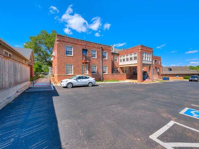 Building Photo - 620 NW 21st St