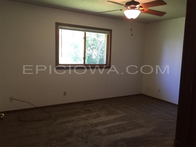 Building Photo - 1320 Daleview Dr