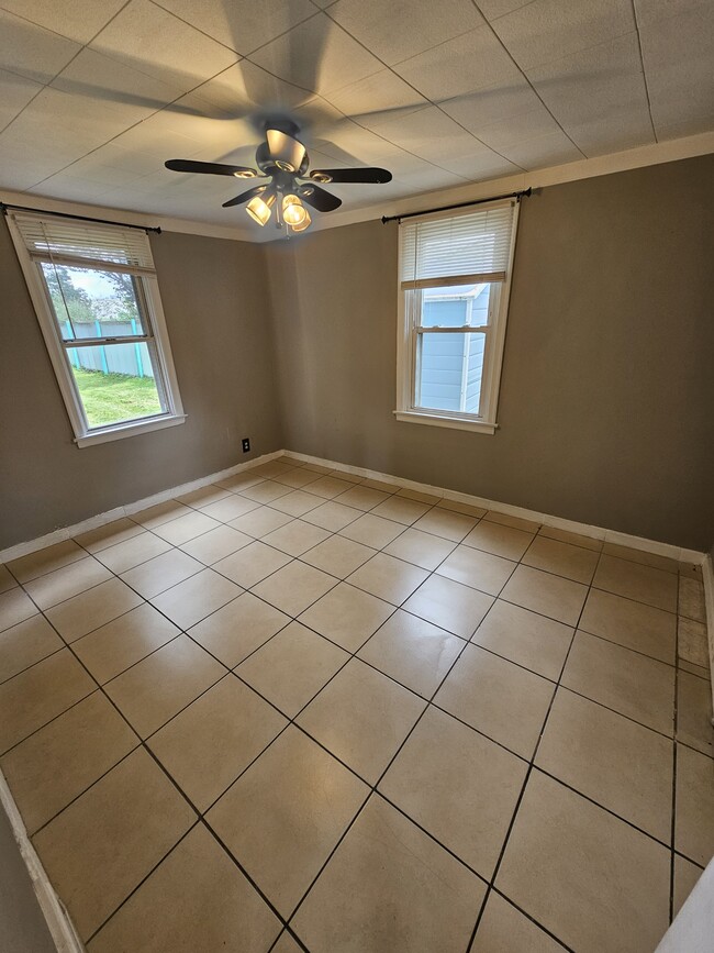 Building Photo - 1361 Glen Moore Cir