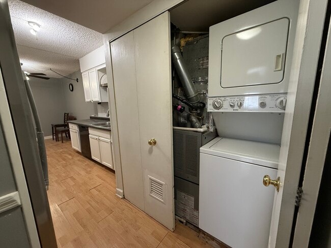 Building Photo - 259 Stoneybrook Ln