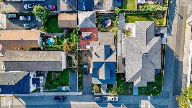 Building Photo - 1041 Stonewall Ln