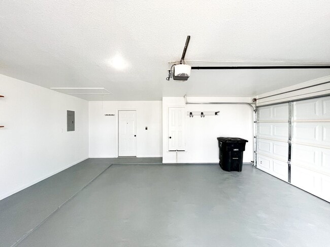 Building Photo - Available NOW!!!! You must see this is a Fabulous Home. 4 bedrooms, office, 2 bath, 2 car garage ...