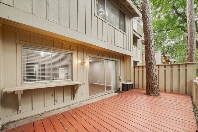 Building Photo - 2425 W Settler's Way