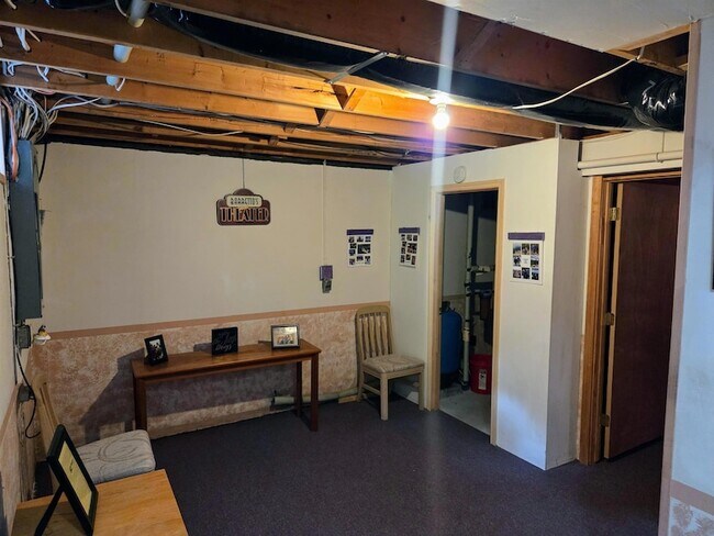 Building Photo - 10 Bull Moose Rd