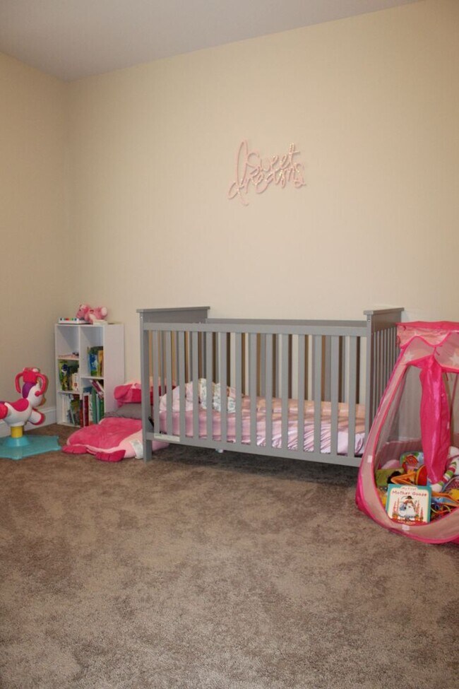 Building Photo - 205 Joyland Dr