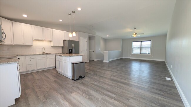 Building Photo - 1117 Baseball Dr