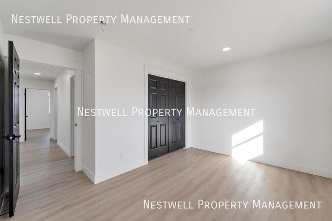 Building Photo - 353 Redberry Rd