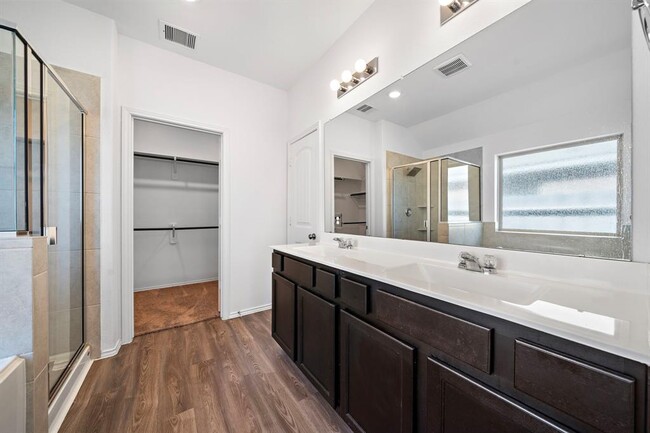 Building Photo - 446 Ridgewood Terrace Dr