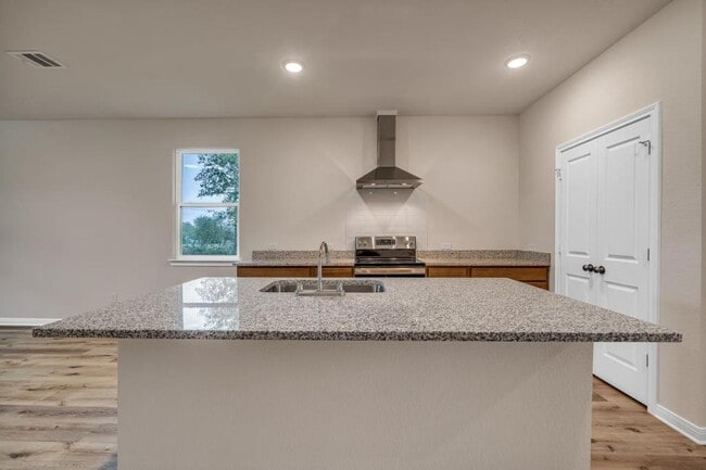 Building Photo - 309 W Martin LutherKing Dr