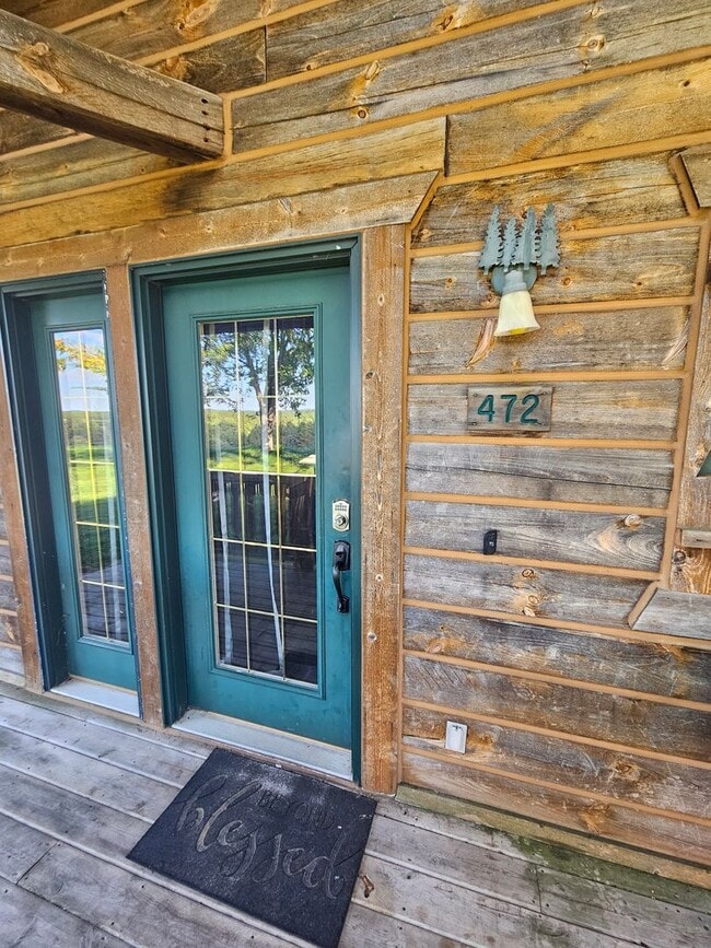 Building Photo - 2 Bed / 2 Bath Fully Furnished Cabin House in Warrens, WI!