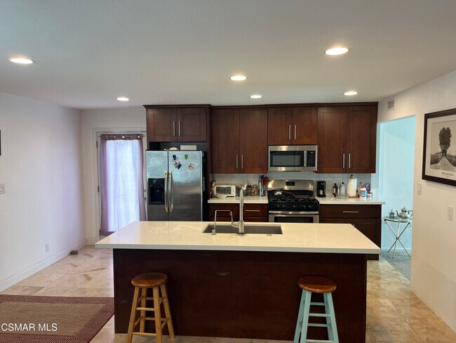 Building Photo - 825 Merced Dr