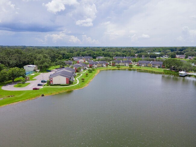 Building Photo - Updated Ground Floor 1BR - Move in Incenti...