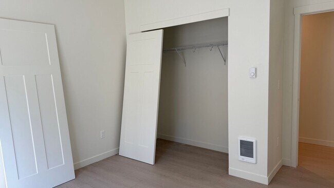Building Photo - Duplex in CDA !