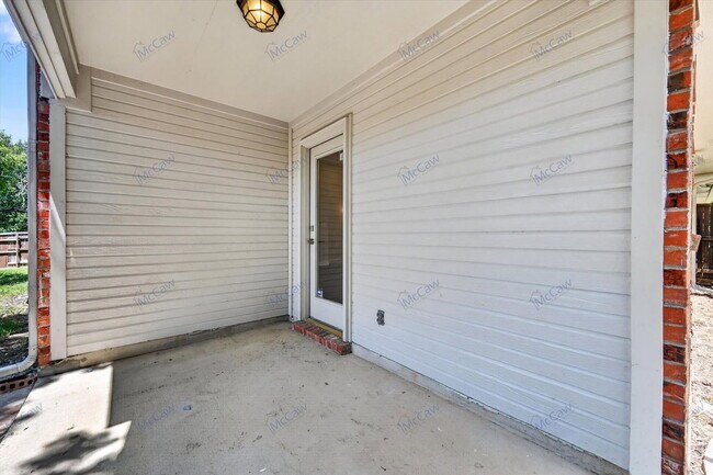 Building Photo - 739 Kilbridge Ln