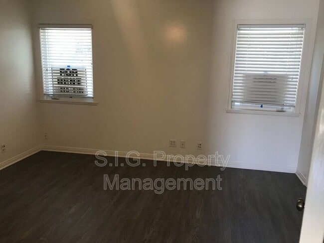 Building Photo - 1125 1/2 Foothill Blvd