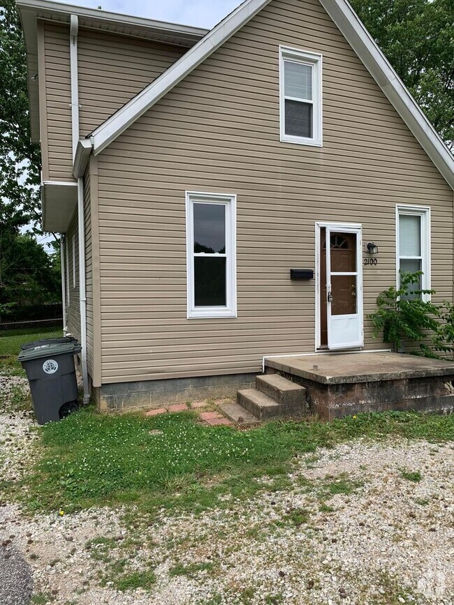 Building Photo - 2100 N Weinbach Ave