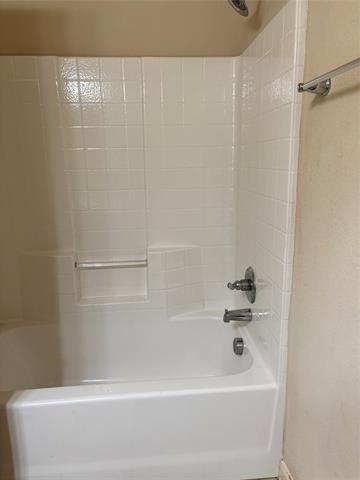 Building Photo - 5145 Royal Springs Dr