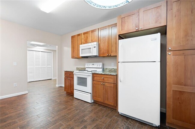 Building Photo - 1083 Soaring Way NE