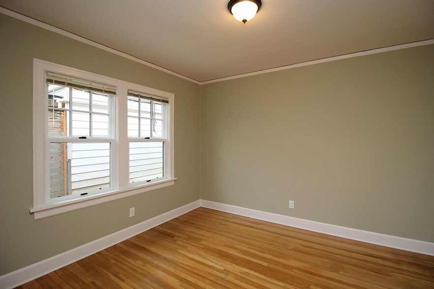 Building Photo - 2703 NW Raleigh St