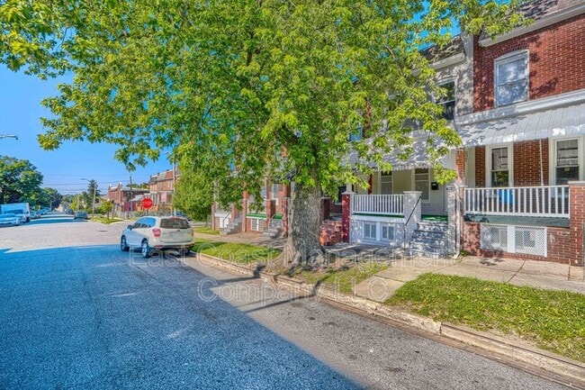 Building Photo - 1530 N Rosedale St