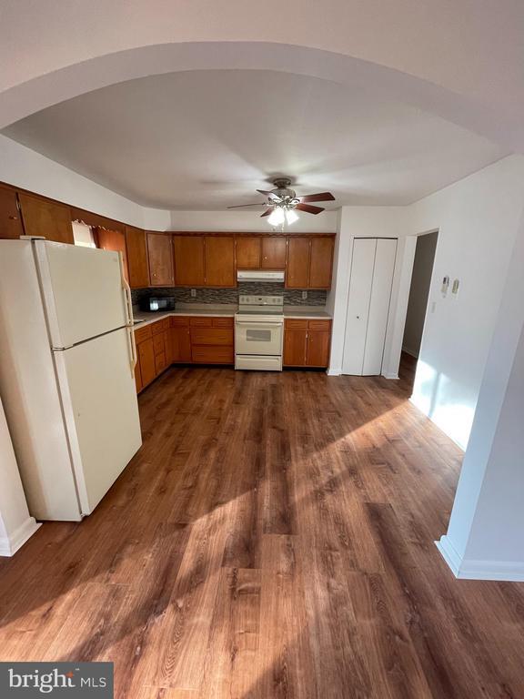 Building Photo - 397 Vesper Rd