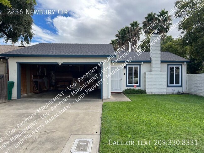 Building Photo - 2236 Newbury Cir